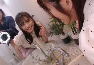 Bất ngờ đụ hot girl JAV xinh đẹp Saika Kawakita tại hậu trườngm