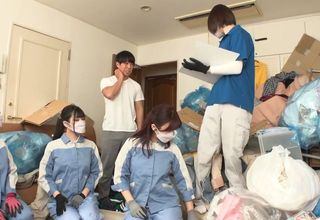 Các Chị Lao Công Nứng Lồn Gạ Gắm Anh FA Hấp Dẫnm